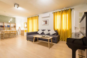Downtown urban flat for 4 people in Plaka